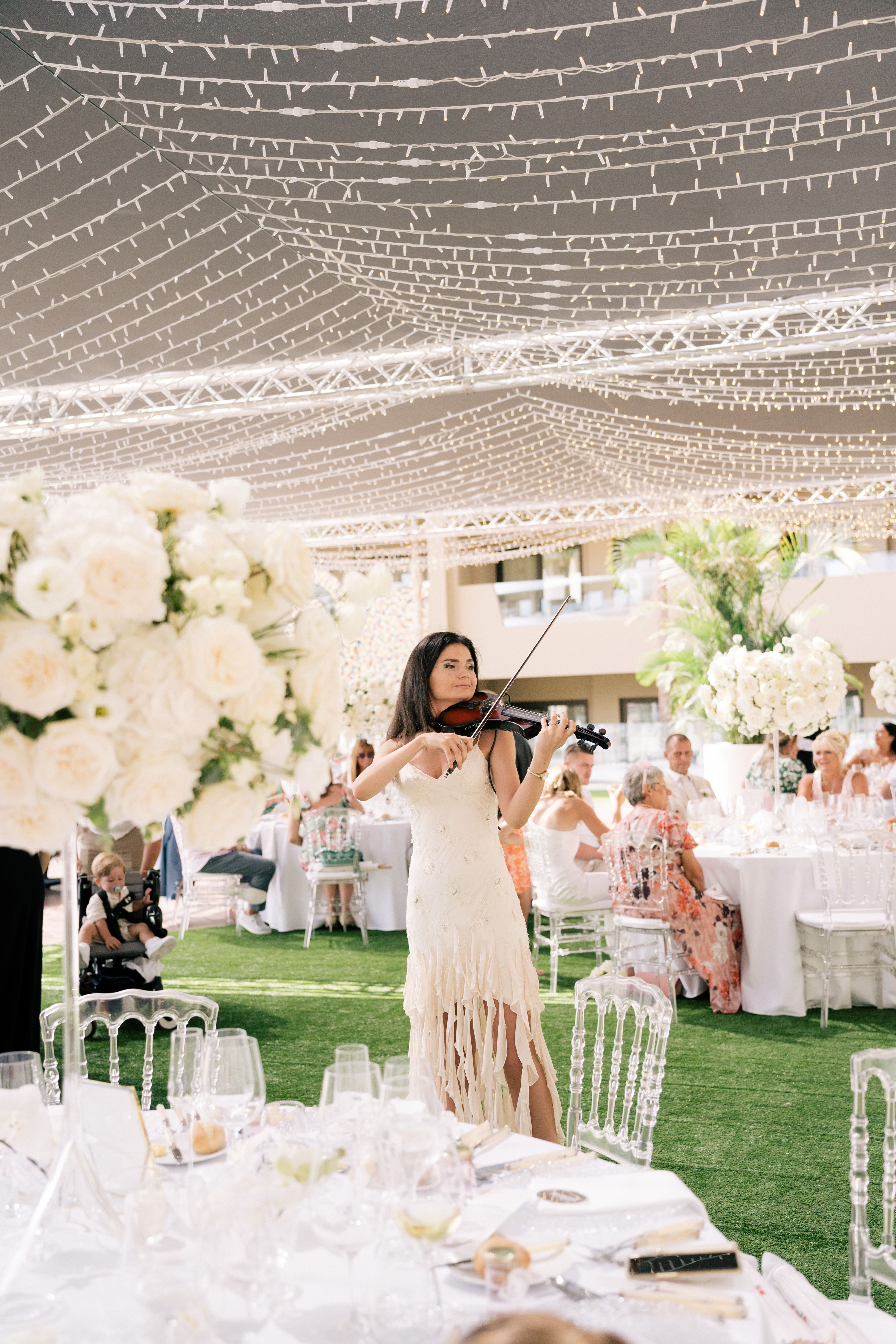 Book your wedding day in GF VICTORIA